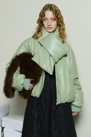 メゾンスペシャル/MAISON SPECIALのLeather Puffer Jacket With Muffler/マフラーセットレザーパッファーブルゾン(110800/110802)