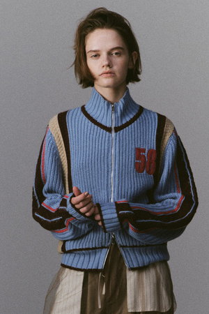 メゾンスペシャル/MAISON SPECIALのNumbering High Neck Zip Knit Tops/ナンバリングハイネックジップニット(110300/110301)