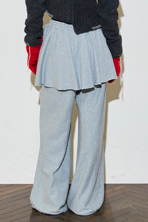 メゾンスペシャル/MAISON SPECIALのFlared Skirt Layered Sweatpants/フレアスカートレイヤースウェットパンツ(110600/110601)