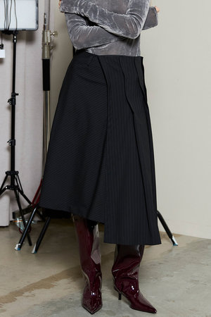 メゾンスペシャル/MAISON SPECIALの【予約販売】Asymmetry Tucked Midi Skirt/アシンメトリータックミモレスカート(110700/110703)