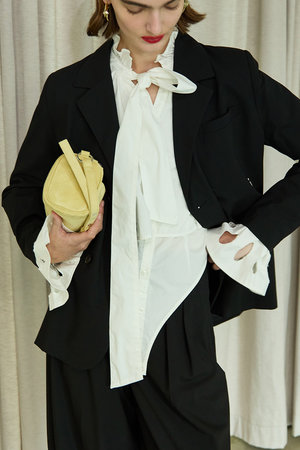 メゾンスペシャル/MAISON SPECIALのRuffle Shirt Bodysuit/ラッフルシャツボディスーツ(110100/110103)