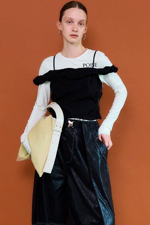 メゾンスペシャル/MAISON SPECIALのTwist Off-Shoulder Blouse/ツイストオフショルビスチェ(110800/110806)