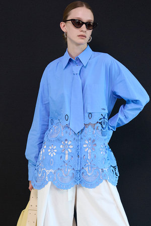 メゾンスペシャル/MAISON SPECIALの【予約販売】Hem Embroidery Neck Tie Shirt/ヘムエンブロイダリーネクタイシャツ(110400/110403)