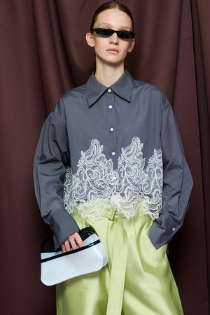 メゾンスペシャル/MAISON SPECIALの【予約販売】Striped Lace Shirt/ワイドスカラップレースシャツ(110400/110403)