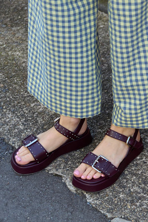 メゾンスペシャル/MAISON SPECIALのStudded Wide Belt Sandals/スタッズワイドベルトサンダル(130200/130201)