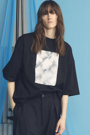 メゾンスペシャル/MAISON SPECIALの【予約販売】【UNISEX】Abstract Hand-Printed Prime-Over Stitched Crew Neck T-shirt/アブストラクトハンドプリントプライムオーバーステッチクルーネックTシャツ(110100/110102)