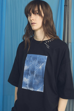 メゾンスペシャル/MAISON SPECIALの【予約販売】【UNISEX】Abstract Hand-Printed Prime-Over Stitched Crew Neck T-shirt/アブストラクトハンドプリントプライムオーバーステッチクルーネックTシャツ(110100/110102)