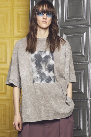 メゾンスペシャル/MAISON SPECIALの【予約販売】【UNISEX】Fade Abstract Hand-Printed Prime-Over Stitched Crew Neck T-shirt/フェードアブストラクトハンドプリントプライムオーバーステッチクルーネックTシャツ(110100/110102)