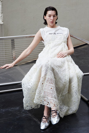 メゾンスペシャル/MAISON SPECIALの【予約販売】Embroidered Tiered Cami Dress/エンブロイダリーティアードキャミワンピース
