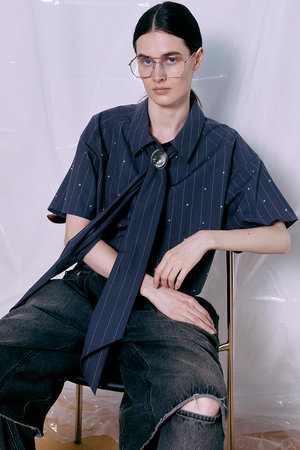 メゾンスペシャル/MAISON SPECIALの【予約販売】Studded Half-Sleeve Bow Tie Shirt/スタッズハーフスリーブボウタイシャツ