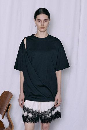 メゾンスペシャル/MAISON SPECIALのAsymmetrical Drape T-Shirt/アシンメトリードレープTEE(110100/110102)
