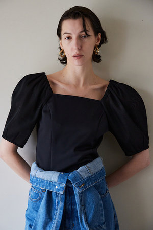 メゾンスペシャル/MAISON SPECIALの【予約販売】Mesh Bonded Sleeve Top/メッシュダンボールスリーブトップス(110100/110102)