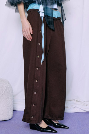 メゾンスペシャル/MAISON SPECIALのButton Slit Turn-Back Sweat Pants/ボタンスリットターンバックスウエットパンツ(110600/110601)