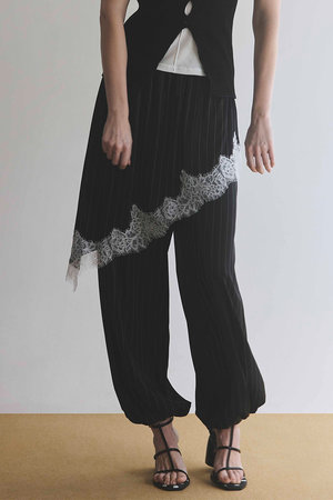 メゾンスペシャル/MAISON SPECIALの【予約販売】Wrap Satin Lace Pants/ラップサテンレースパンツ(110600/110601)