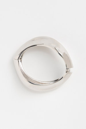 メゾンスペシャル/MAISON SPECIALのIrregular shape bangle /変形ボリュームバングル(150300/150301)