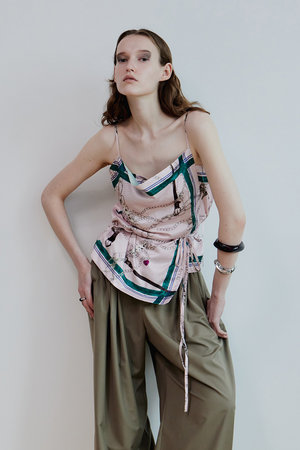 メゾンスペシャル/MAISON SPECIALの【予約販売】Chain-Pattern Scarf TOPS/チェーンパターンスカーフトップス(110400/110401)
