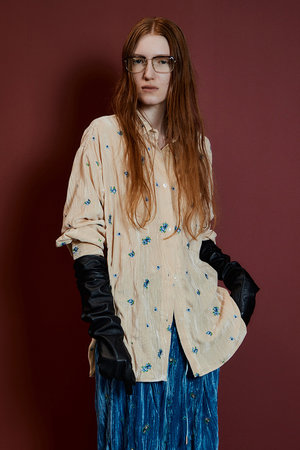 メゾンスペシャル/MAISON SPECIALの【予約販売】Flower Embroidery Velour Overshirt/フラワーエンブロイダリーベロアオーバーシャツ(110400/110403)