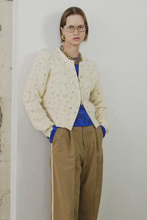 メゾンスペシャル/MAISON SPECIALの【予約販売】Cable Flower Knit Cardigan/ケーブルフラワーニットカーデ(110300/110303)