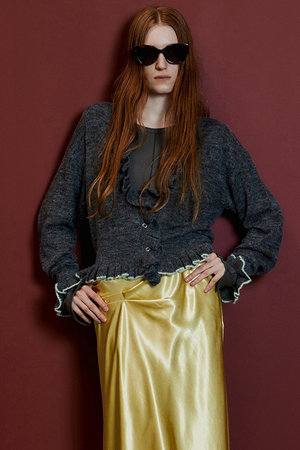 メゾンスペシャル/MAISON SPECIALの【予約販売】V-Neck Frill Cardigan/Vネックフリルカーデ(110300/110301)