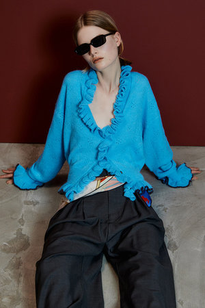 メゾンスペシャル/MAISON SPECIALの【予約販売】V-Neck Frill Cardigan/Vネックフリルカーデ(110300/110301)