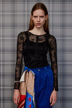 メゾンスペシャル/MAISON SPECIALのSleeve Slit Lace Top/スリーブスリットレーストップス