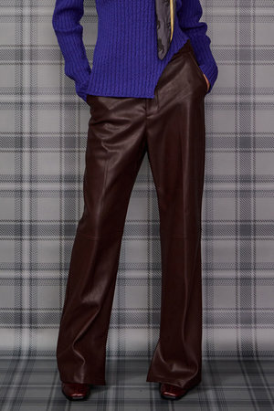 メゾンスペシャル/MAISON SPECIALのStraight Faux Leather Pants/ストレートフェイクレザーパンツ(110600/110601)