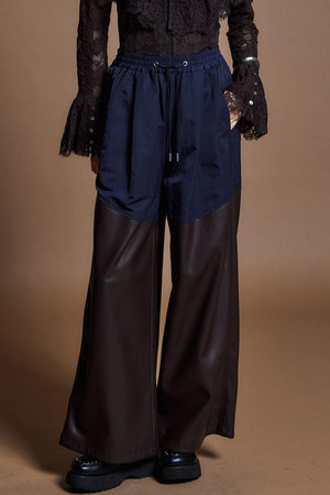 メゾンスペシャル/MAISON SPECIALの【予約販売】Faux Leather Docking Volume Pants / フェイクレザードッキングボリュームパンツ(110600/110601)