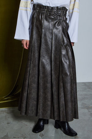 メゾンスペシャル/MAISON SPECIALの【予約販売】Faux Leather Pleated Skirt / フェイクレザープリーツスカート(110700/110703)