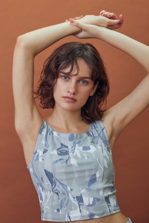 ジュリエ/JulierのAirleefプリントミドルトップス