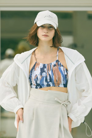 ジュリエ/Julierのオールウェザーライトブルゾン