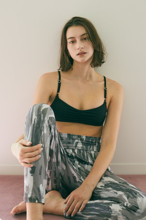 ジュリエ/JulierのYOGA FITバンドゥブラトップ