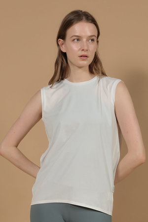 ジュリエ/Julierのライトプライムノースリーブプルオーバー(180100/180102)