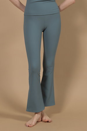 ジュリエ/Julierのスパンリブセミフレアパンツ(180100/180103)