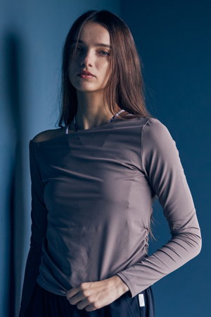 ジュリエ/JulierのEcocoアシンメトリーロングスリーブプルオーバー