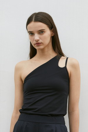 ジュリエ/JulierのYOGA FITアシメミドルトップス(180100/180102)