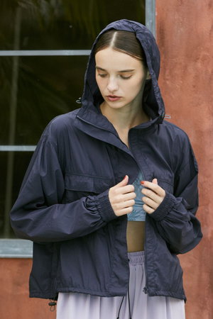 ジュリエ/JulierのルーセントUVライトブルゾン(180100/180101)