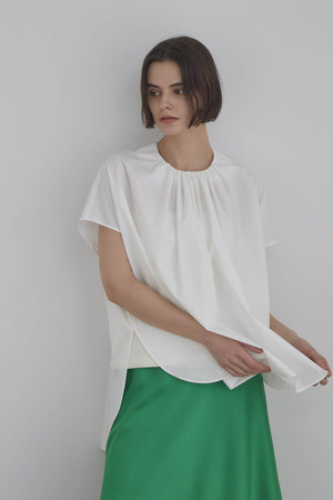 ル フィル/LE PHILのSOLOTEX ブロードギャザーブラウス