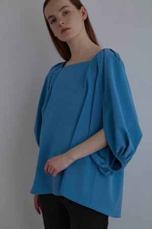 ル フィル/LE PHILのドライストレッチペタルスリーブブラウス(110400/110402)