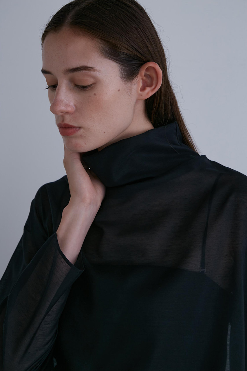 LE PHIL ブラック ハイネックシアーブラウス