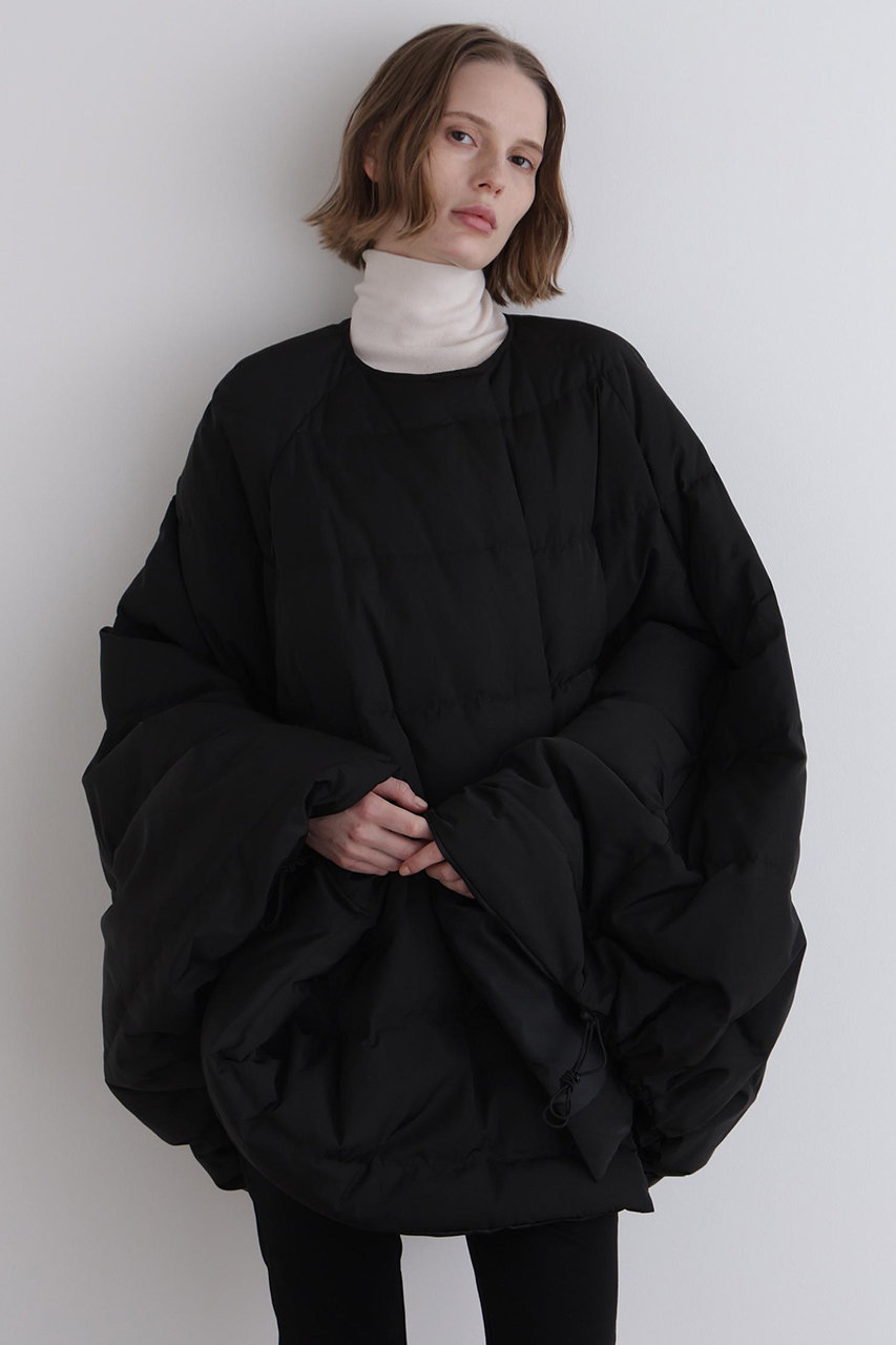 LE PHIL(ル フィル)｜パッフィーダウンケープ/ブラック の通販