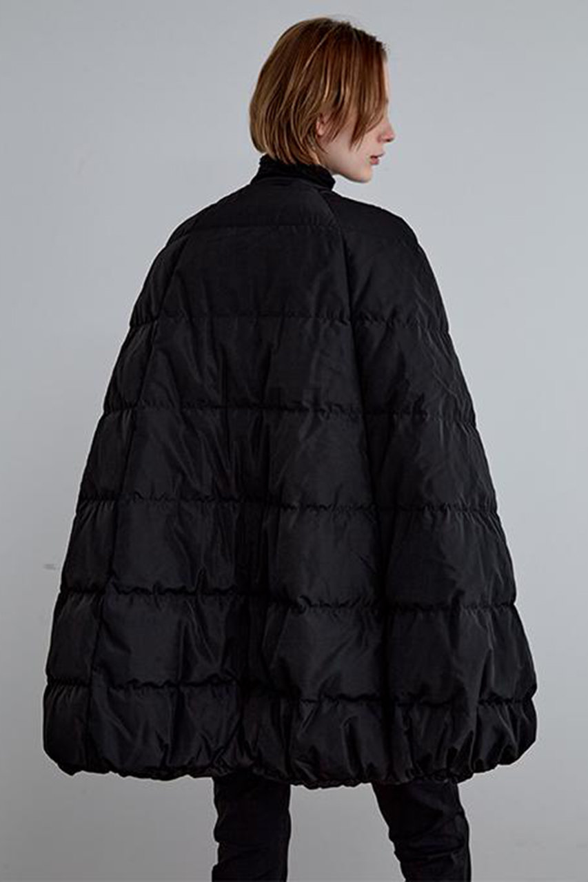 LE PHIL(ル フィル)｜パッフィーダウンケープ/ブラック の通販