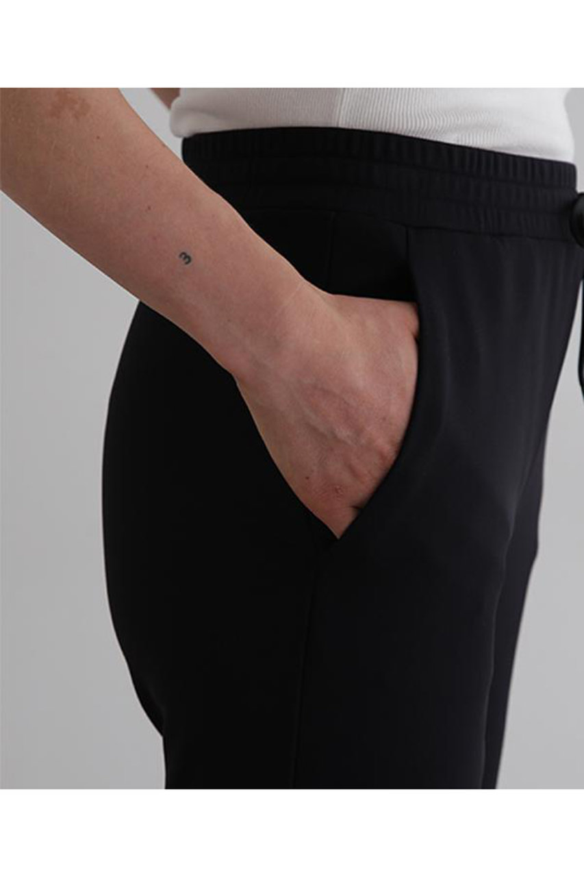 LE PHIL(ル フィル)｜ハイストレッチ裏起毛フレアパンツ/ブラック の