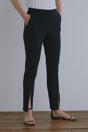 ル フィル/LE PHILの《LE PHIL》SOLOTEX ブロードセンタースリットパンツ(110600/110601)