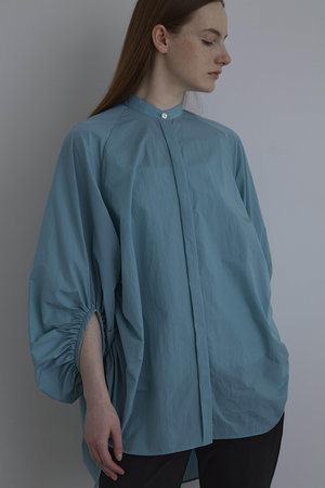 ル フィル/LE PHILの《LE PHIL》ライトナイロンボリュームスリーブブラウス(110400/110403)