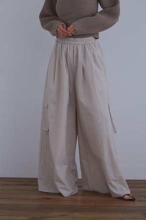 ル フィル/LE PHILの《LE PHIL》ライトナイロンワイドパンツ(110600/110601)