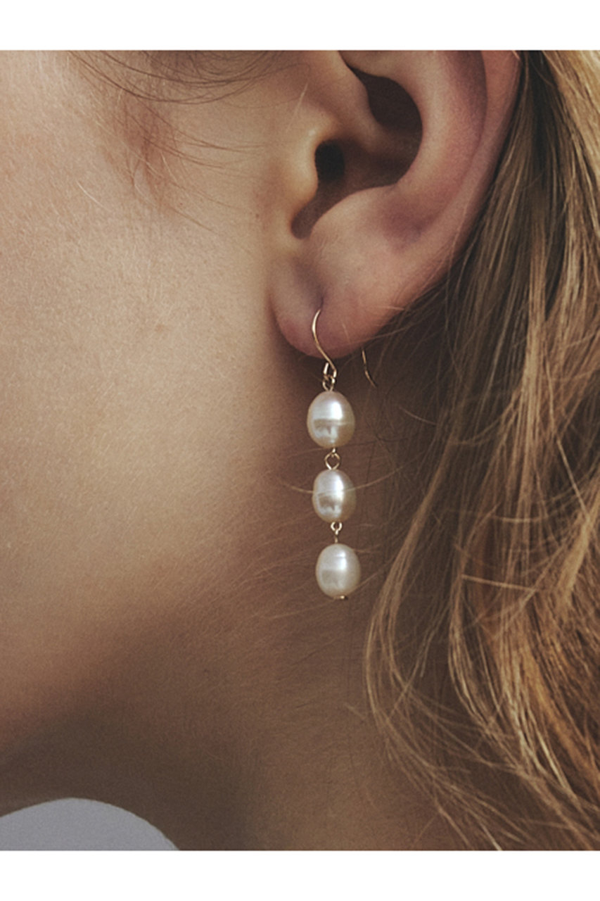 les bonbon(ル ボンボン)｜cocoon pearl hook ピアス/ホワイト の通販｜ELLESHOP・(エル・ショップ)