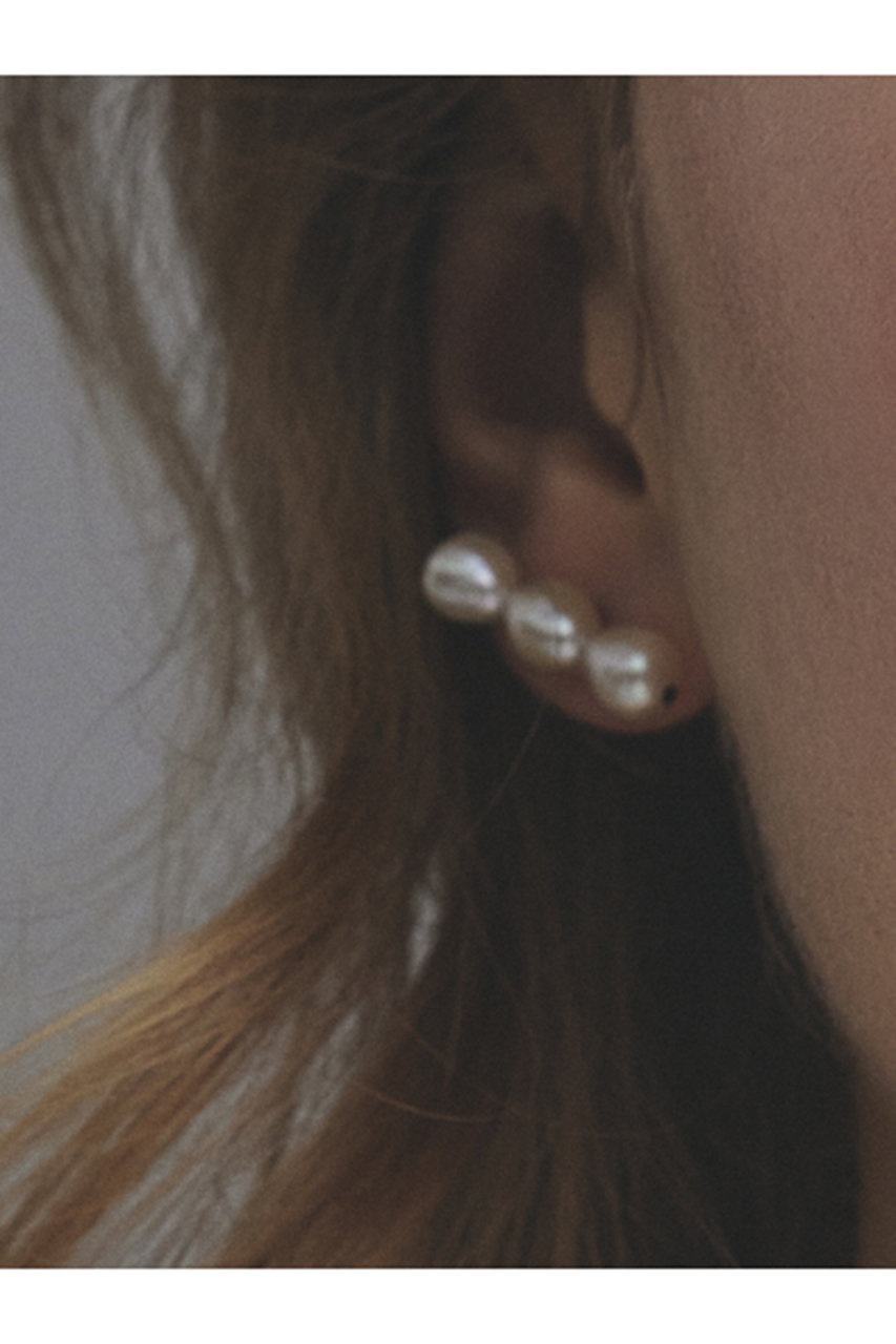 les bonbon(ル ボンボン)｜cocoon pearl stud ピアス/ホワイト の通販