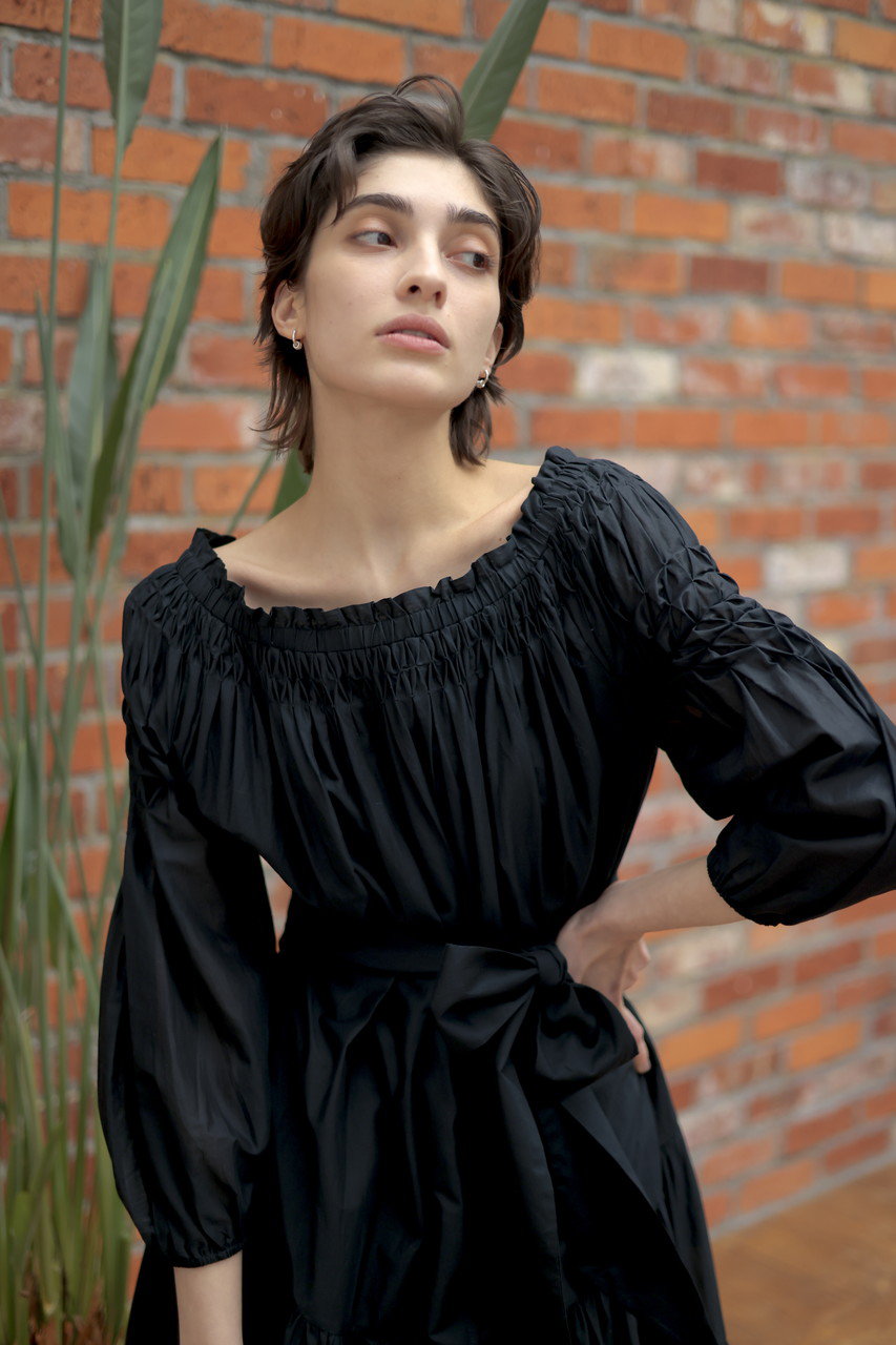 Merlette(マーレット)|ZARIA ハンドスモッキング オフショルダー Merlette(マーレット)|ZARIA ハンドスモッキング オフショルダー