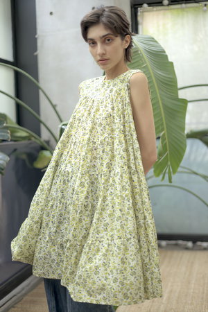 マーレット/Merletteの【予約販売】LANAI PRINT フラワープリント ノースリーブティアードミニドレス(110500/110501)