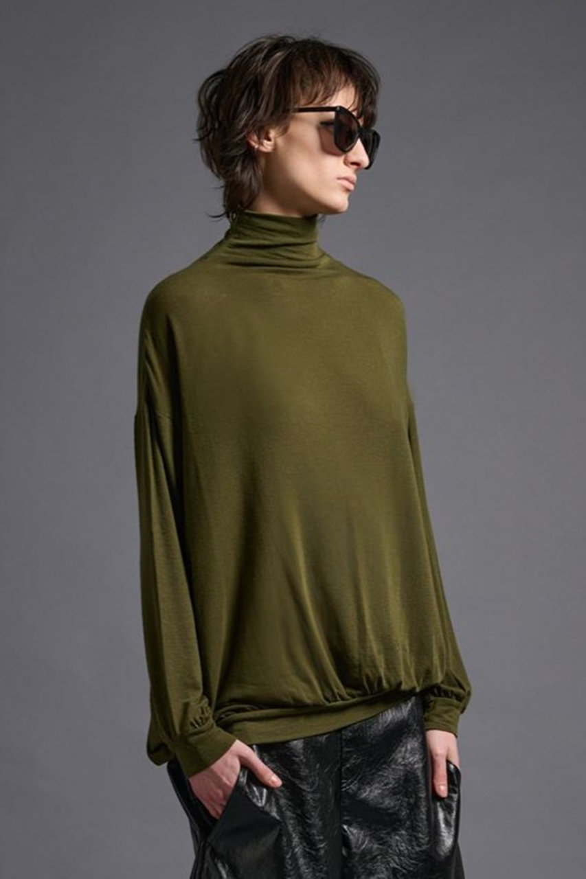 【未使用】COGTHEBIGSMOKE HATTIE TOP クルーネック 美品】COGTHEBIGSMOKE HATTIE TOP クルーネック - メルカリ